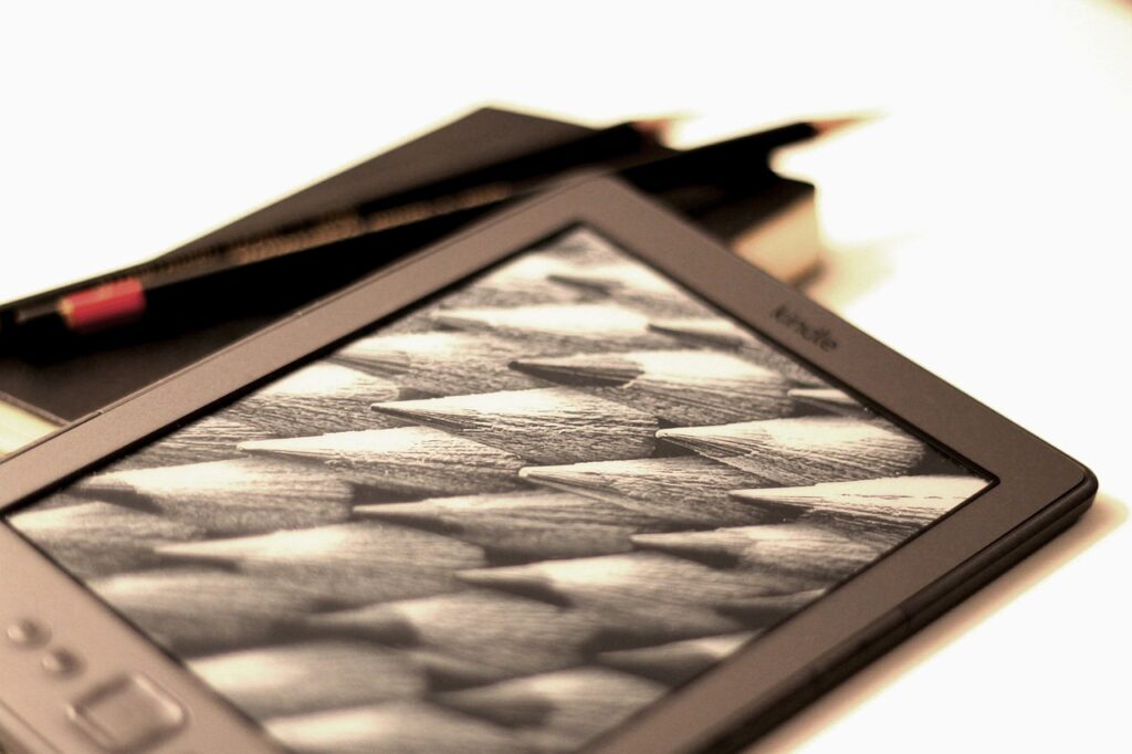 kindle, pencil, read-254339.jpg
