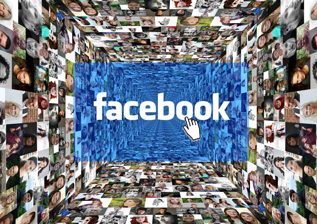 tiktok, facebook, photomontage-556808.jpg